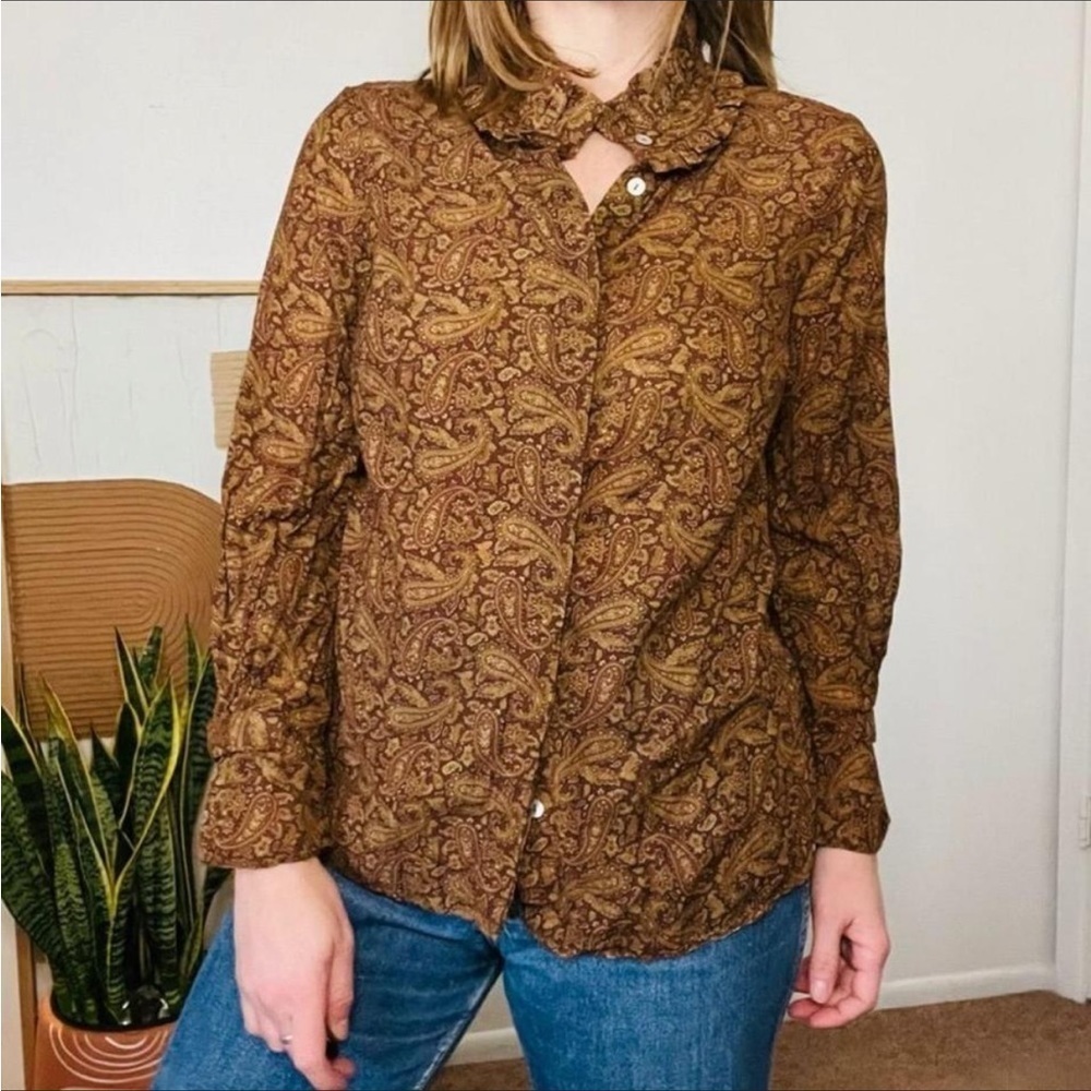 Soft Surrounding Paisley Print Ruffle Detail Button Down‎ Shirt